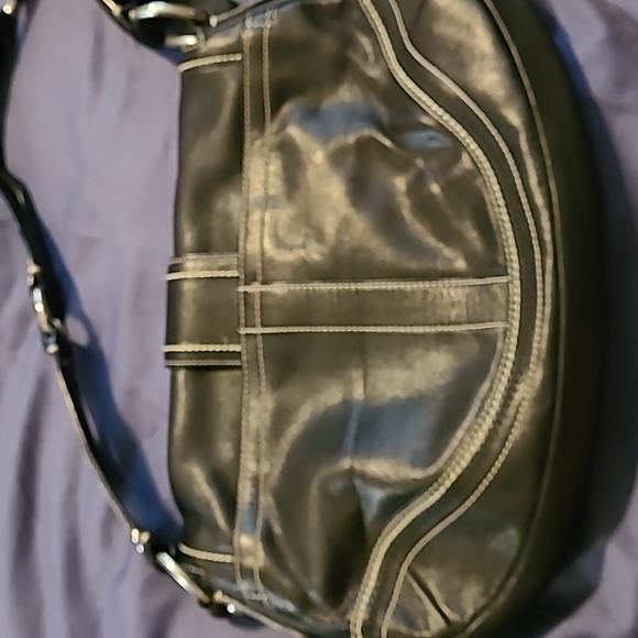 Authentic Coach Black Leather Hobo Bag and matching wallet - Picture 5 of 15